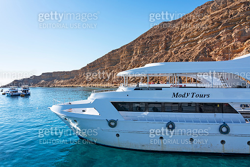 Sharm Bank Sharm Ash Sheikh, Egypt: Tourist yachts (1678687590) - 게티이미지뱅크