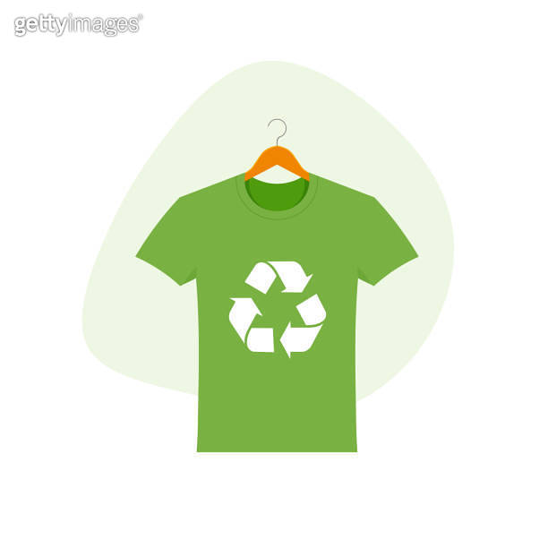 Tshirt with recycling symbol on a clothes hanger. 이미지 (1629931450