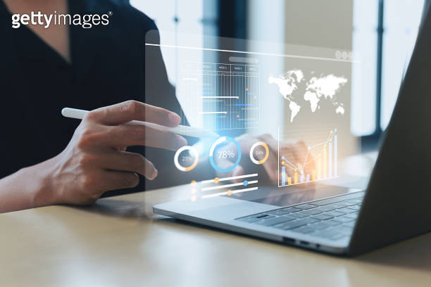 Man using laptop with aspects business analytics online 이미지 (1559634409 ...