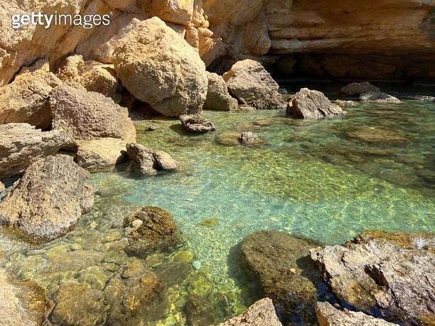 Mediterranean Rocks Clear sea, rocks and stones in the bay of Mediterranean coast. 이미지 ...