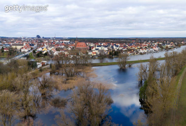 Aerial view Furstenberg and Eisenhuttenstadt. 이미지 (1932518681) - 게티이미지뱅크