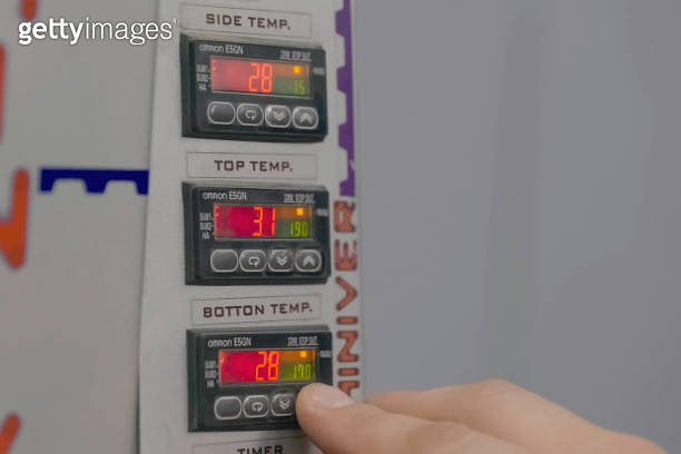 Temeperation Button Temperature control panel. Dashboard Worker Pressing Buttons 이미지 ...