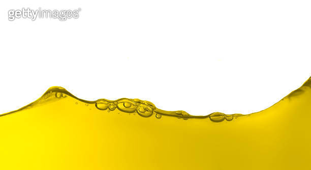 Oil surface ripple and bubbles on white background 이미지 (2134216510 ...